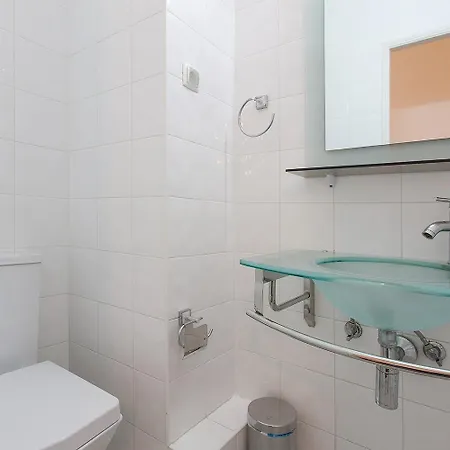 Apartment Open Trace 2 Bedroom Located Centeral Lisbon