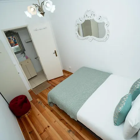 2-bedroom 2 Double Bed 1 Sofa Bed With Open Terrace In Lisbon
