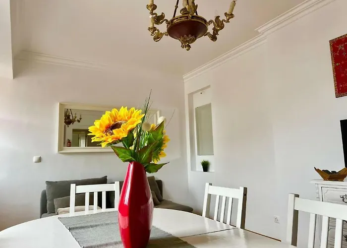 Open Trace 2 Bedroom Located Centeral *