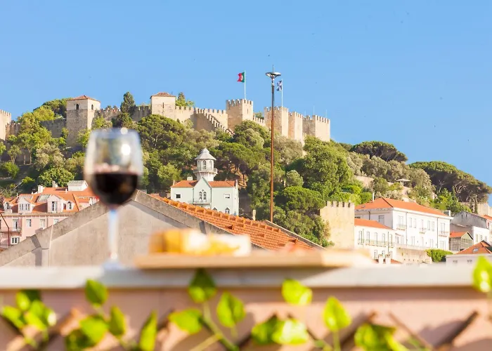 Open Trace 2 Bedroom Located Centeral *