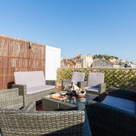 Open Trace 2 Bedroom Located Centeral * Lisboa