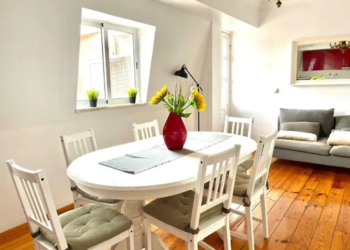 Open Trace 2 Bedroom Located Centeral *